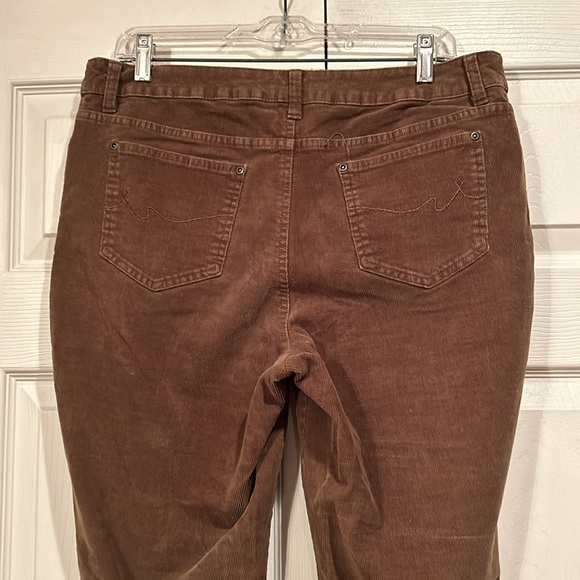 St John’s Bay sz 12 Boot Cut Brown Corduroys with Tummy Panel Secret Slender - Picture 4 of 8